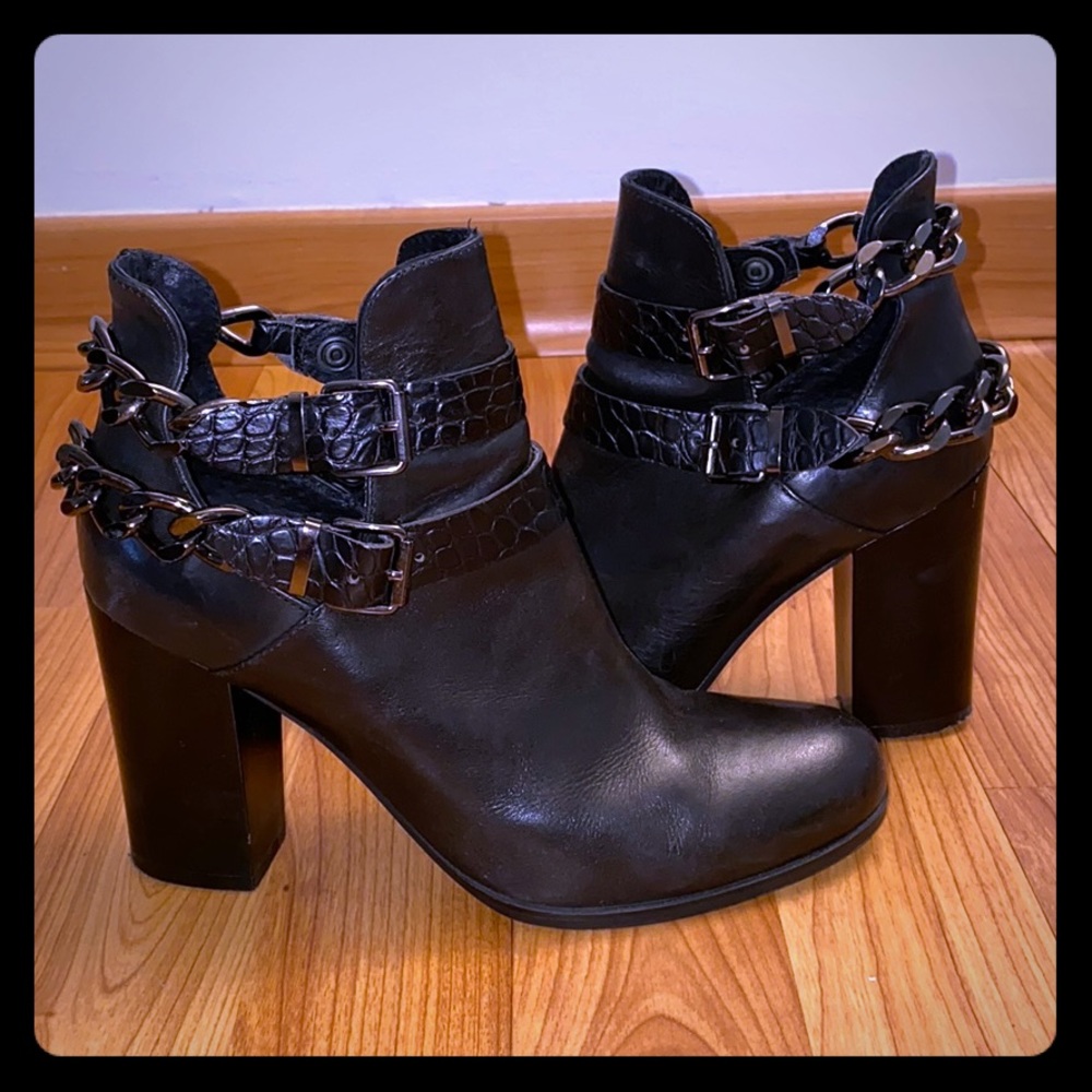 Summit by white mountain bootie. Made in Italy